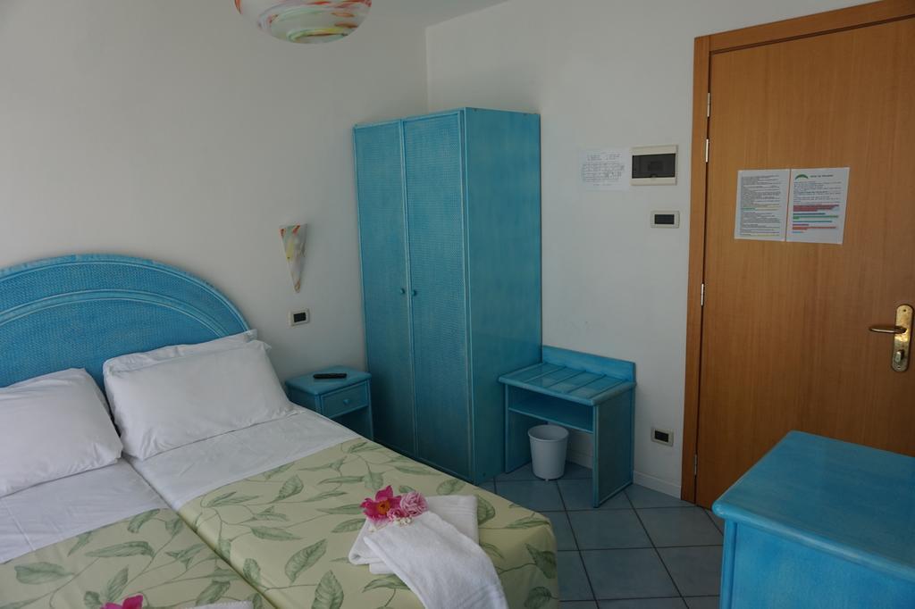 Hotel Da Giovanna リニャーノ・サッビアドーロ 部屋 写真