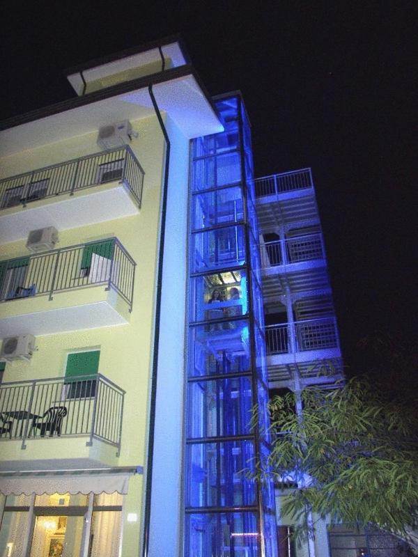 Hotel Da Giovanna リニャーノ・サッビアドーロ エクステリア 写真